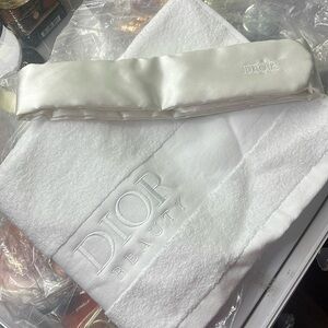 Brand New Dior Beauty Elegant White Towel and Headband Set
